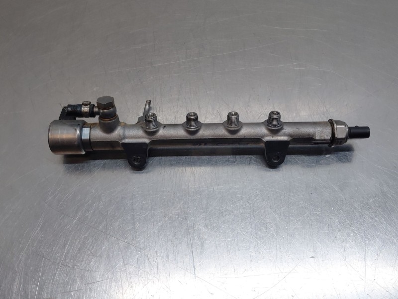 Recambio de rampa inyectora para mercedes-benz clase gla (w156) 200 d referencia OEM IAM A6510700700  