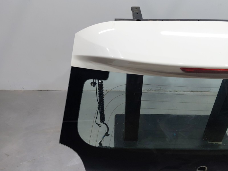 Recambio de porton trasero para peugeot 108 1.0 vti 72 referencia OEM IAM   