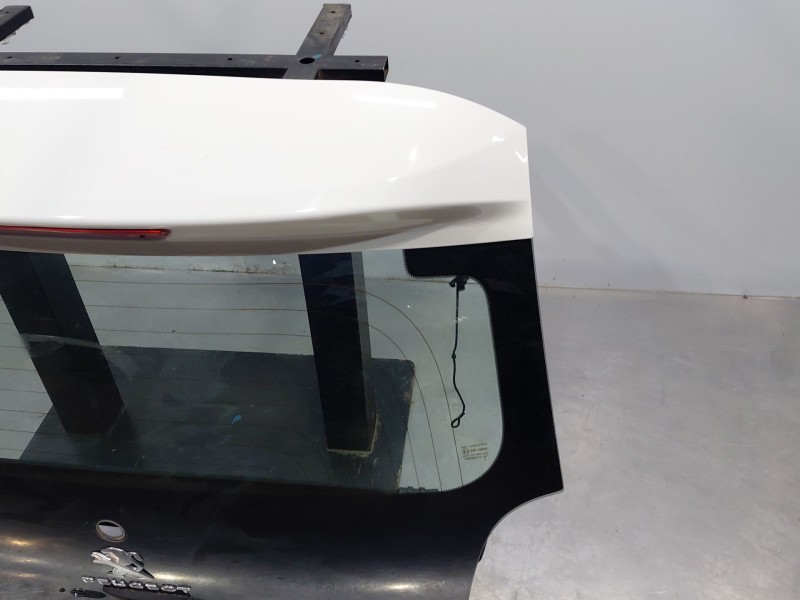 Recambio de porton trasero para peugeot 108 1.0 vti 72 referencia OEM IAM   
