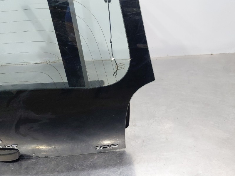 Recambio de porton trasero para peugeot 108 1.0 vti 72 referencia OEM IAM   