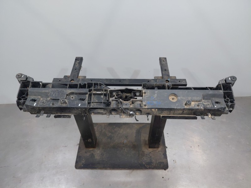 Recambio de travesaño superior para renault clio iv life referencia OEM IAM 625003860R  