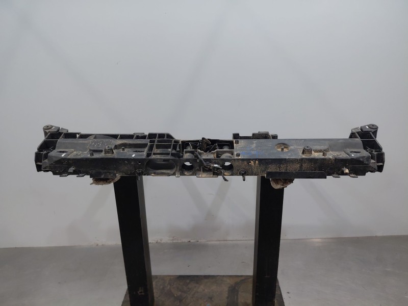 Recambio de travesaño superior para renault clio iv life referencia OEM IAM 625003860R  