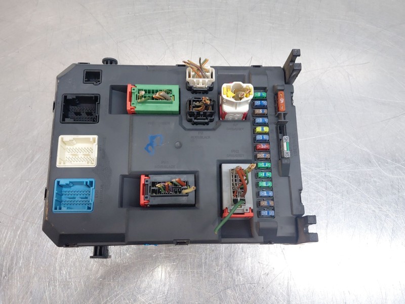 Recambio de caja reles / fusibles para peugeot 207/207+ (wa_, wc_) 1.4 hdi referencia OEM IAM   