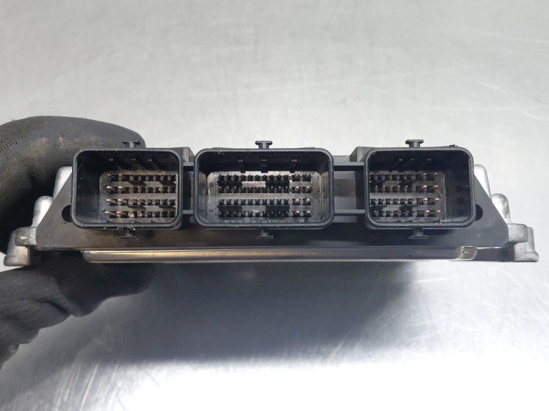 Recambio de centralita motor uce para volvo c30 (533) 1.6 d referencia OEM IAM   