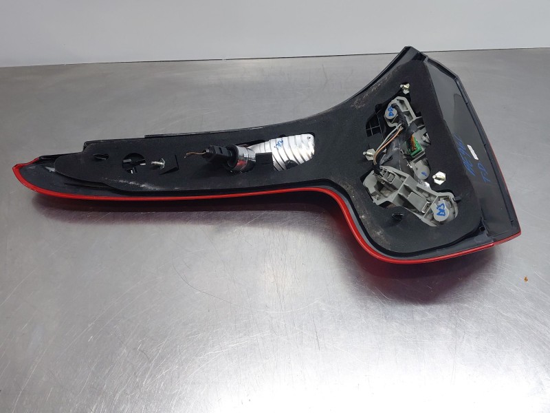 Recambio de piloto trasero derecho para volvo c30 (533) 1.6 d referencia OEM IAM   