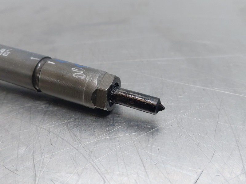 Recambio de inyector para volvo c30 (533) 1.6 d referencia OEM IAM 0445110259  