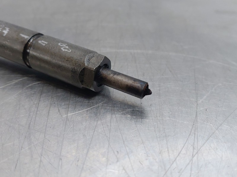 Recambio de inyector para volvo c30 (533) 1.6 d referencia OEM IAM 0445110259  