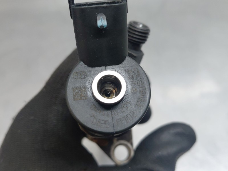 Recambio de inyector para volvo c30 (533) 1.6 d referencia OEM IAM 0445110259  