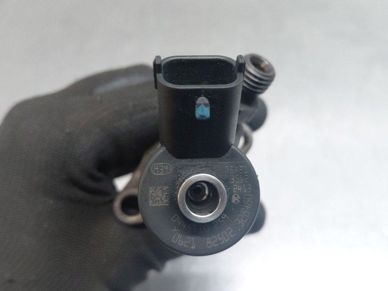 Recambio de inyector para volvo c30 (533) 1.6 d referencia OEM IAM 0445110259  