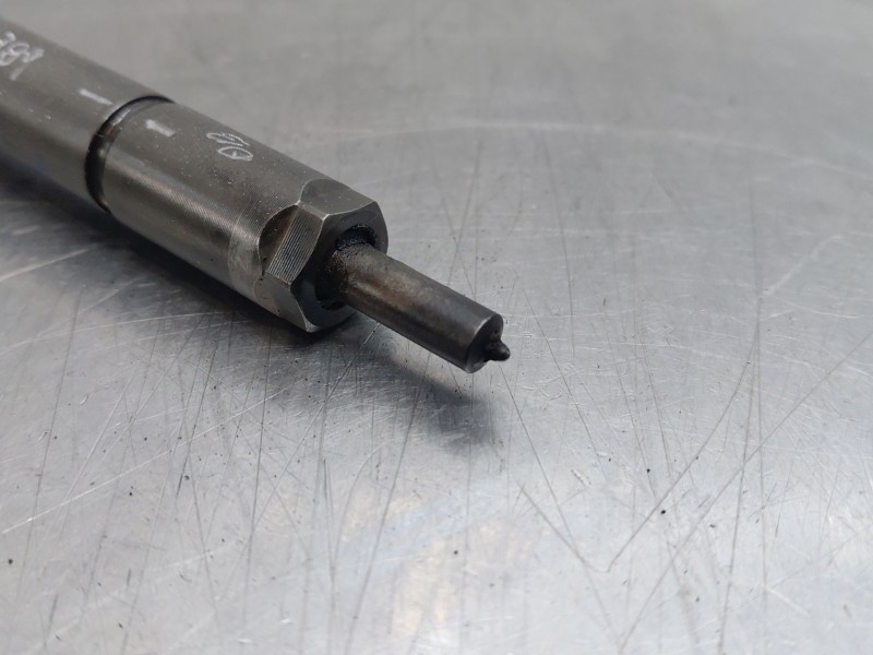 Recambio de inyector para volvo c30 (533) 1.6 d referencia OEM IAM 0445110259  