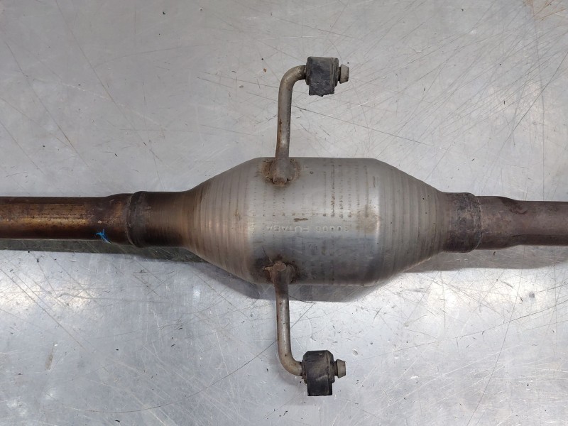Recambio de catalizador para peugeot 108 1.0 vti 72 referencia OEM IAM   