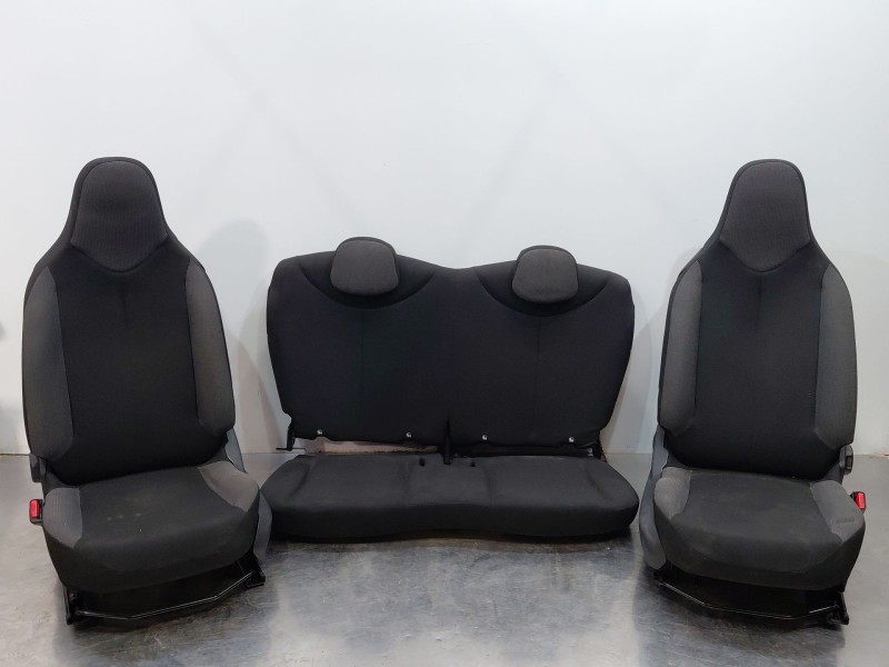 Recambio de juego asientos completo para peugeot 108 1.0 vti 72 referencia OEM IAM B000652680 B000653080 