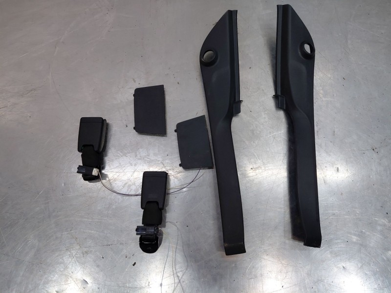 Recambio de juego asientos completo para peugeot 108 1.0 vti 72 referencia OEM IAM B000652680 B000653080 