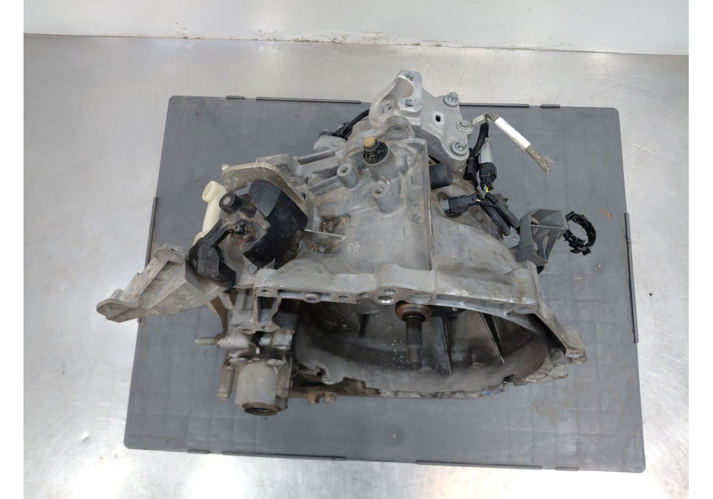 Recambio de caja cambios para opel corsa f (p2jo) 1.2 (68) referencia OEM IAM 20V256  
