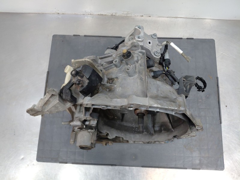 Recambio de caja cambios para opel corsa f (p2jo) 1.2 (68) referencia OEM IAM 20V256  