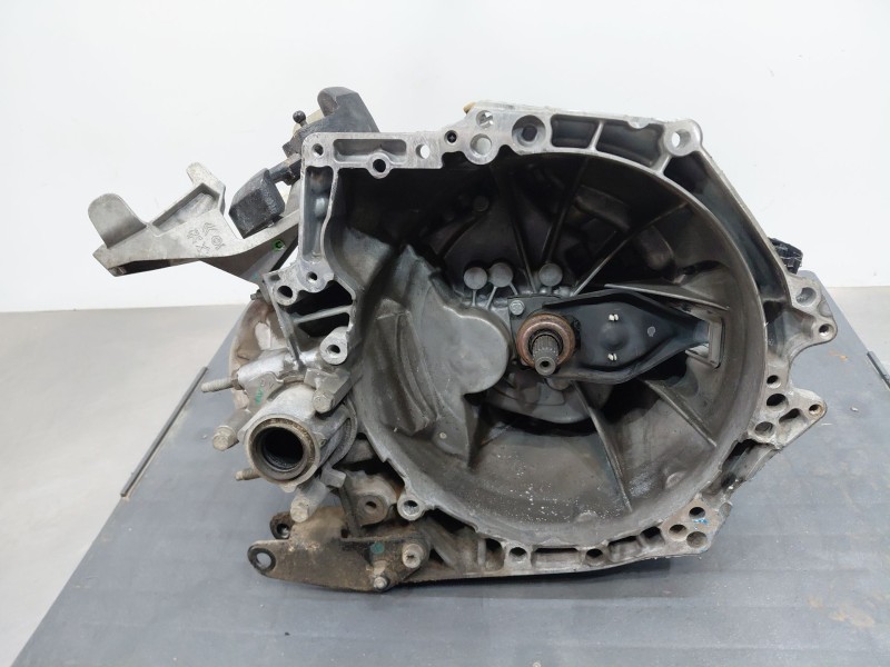 Recambio de caja cambios para opel corsa f (p2jo) 1.2 (68) referencia OEM IAM 20V256  