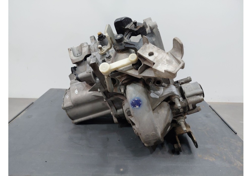 Recambio de caja cambios para opel corsa f (p2jo) 1.2 (68) referencia OEM IAM 20V256  
