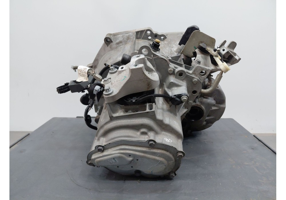 Recambio de caja cambios para opel corsa f (p2jo) 1.2 (68) referencia OEM IAM 20V256  