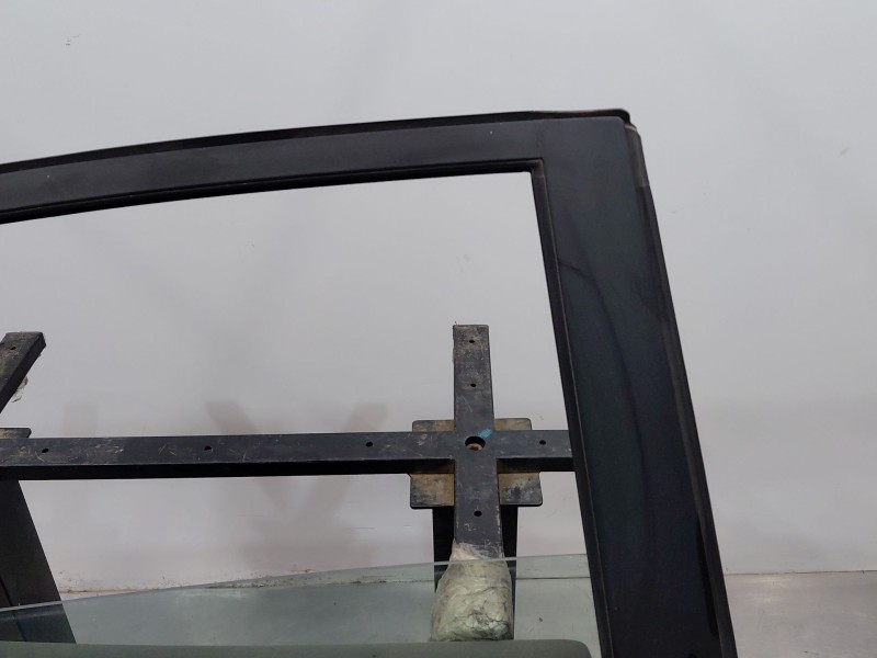 Recambio de puerta trasera derecha para ford fiesta (ccn) confort referencia OEM IAM 1692501  