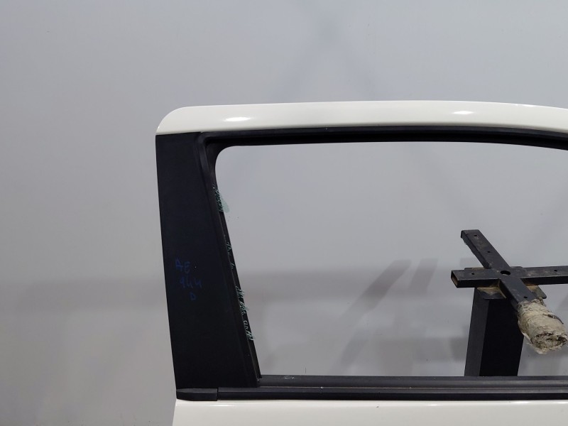 Recambio de puerta delantera derecha para peugeot 108 1.0 vti 72 referencia OEM IAM B000968480  