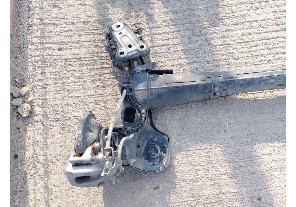 Recambio de puente trasero para opel corsa f (p2jo) 1.2 (68) referencia OEM IAM 9838305780  