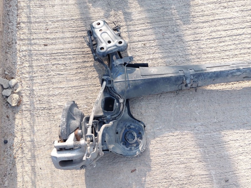 Recambio de puente trasero para opel corsa f (p2jo) 1.2 (68) referencia OEM IAM 9838305780  