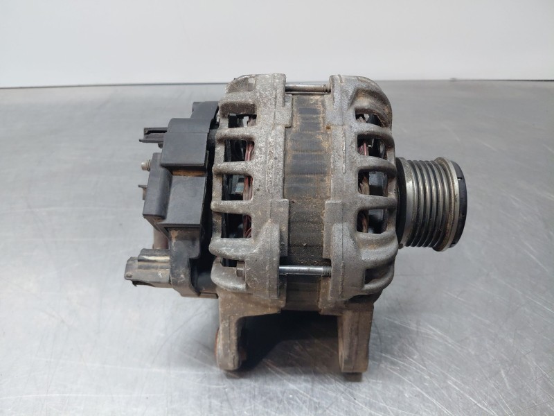 Recambio de alternador para dacia lodgy xplore referencia OEM IAM 231002949R  