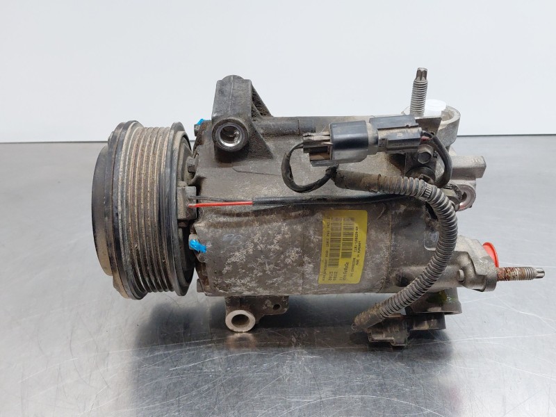 Recambio de compresor aire acondicionado para ford fiesta (ccn) confort referencia OEM IAM 2021124  