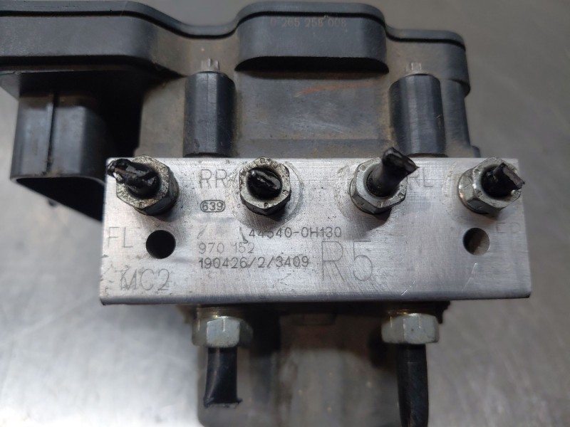 Recambio de abs para peugeot 108 1.0 vti 72 referencia OEM IAM 1611918680 445400H130 
