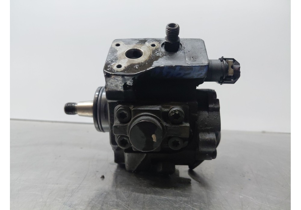 Recambio de bomba inyeccion para kia cee´d hatchback (ed) 1.6 crdi 90 referencia OEM IAM 331002A420 0445010206 