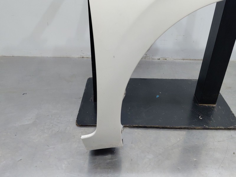 Recambio de aleta delantera derecha para peugeot 108 1.0 vti 72 referencia OEM IAM B000910680  