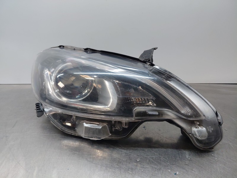 Recambio de faro derecho para peugeot 108 1.0 vti 72 referencia OEM IAM B000863280 811100H150 