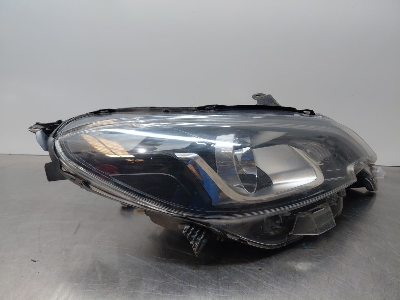 Recambio de faro derecho para peugeot 108 1.0 vti 72 referencia OEM IAM B000863280 811100H150 