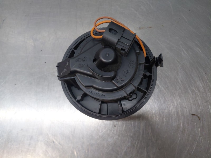Recambio de motor calefaccion para peugeot 108 1.0 vti 72 referencia OEM IAM   