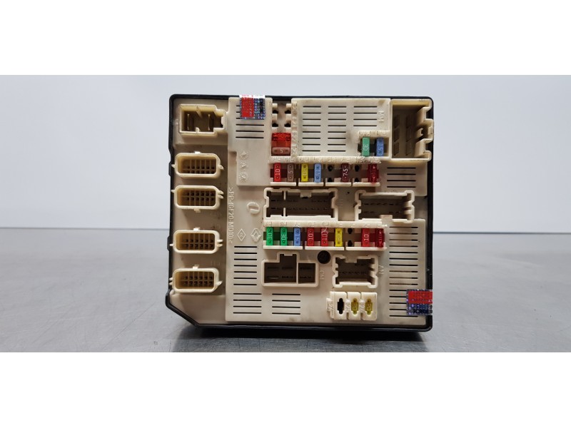 Recambio de caja reles / fusibles para renault laguna grandtour iii authentique referencia OEM IAM 284B60012R  