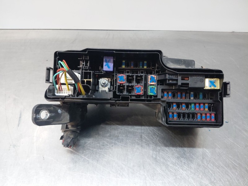 Recambio de caja reles / fusibles para peugeot 108 1.0 vti 72 referencia OEM IAM  821110HZ20 
