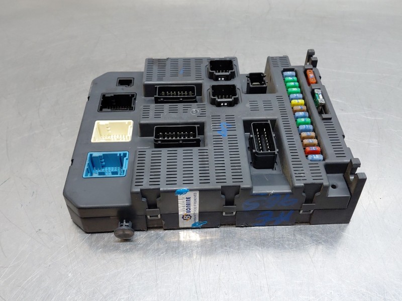 Recambio de caja reles / fusibles para peugeot 308 i (4a_, 4c_) 1.6 hdi referencia OEM IAM 9663798180  