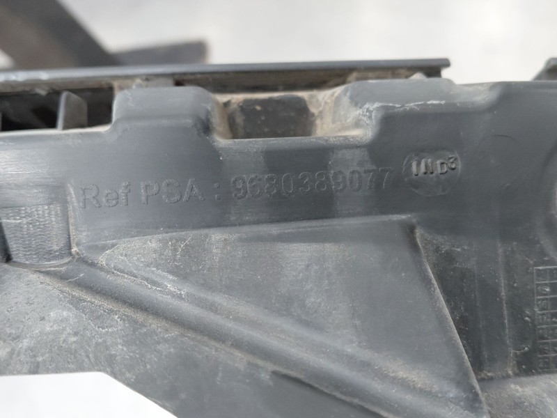 Recambio de travesaño superior para peugeot 308 i (4a_, 4c_) 1.6 hdi referencia OEM IAM 9680389077  