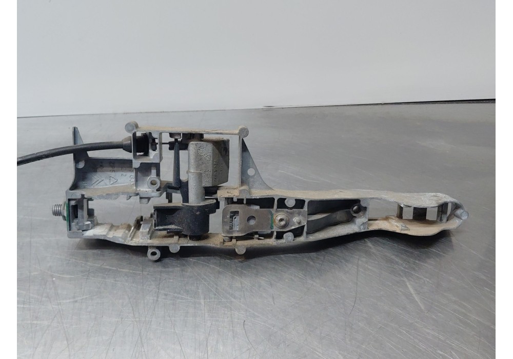 Recambio de cerradura puerta delantera izquierda para peugeot 207/207+ (wa_, wc_) 1.4 hdi referencia OEM IAM 9135V6  