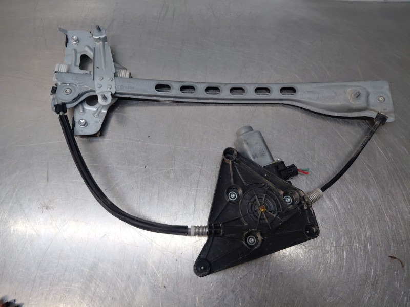 Recambio de elevalunas delantero derecho para peugeot 108 1.0 vti 72 referencia OEM IAM B000878280  