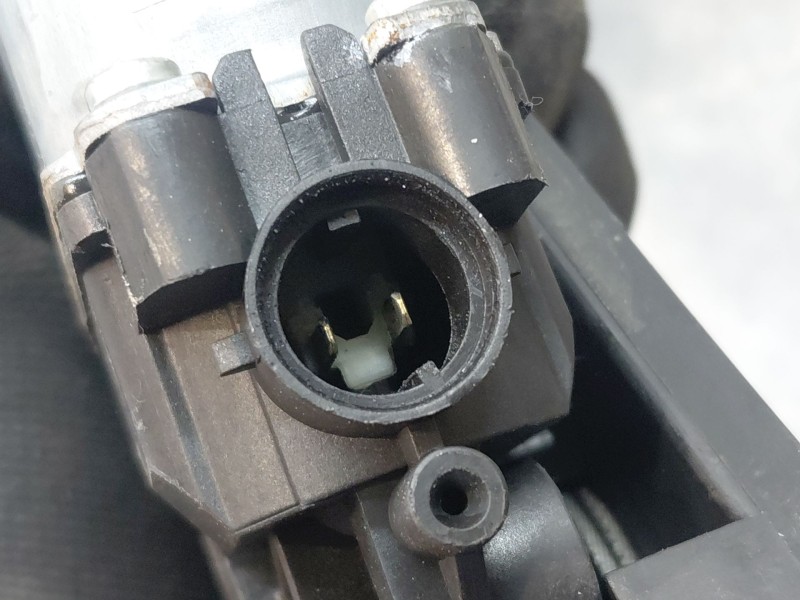 Recambio de elevalunas delantero izquierdo para peugeot 108 1.0 vti 72 referencia OEM IAM B000878480  