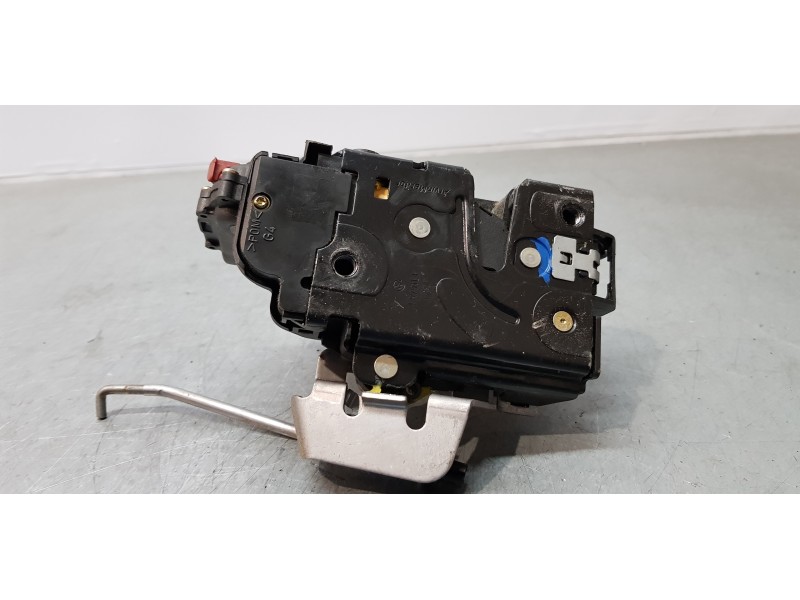 Recambio de cerradura puerta trasera izquierda para audi a4 berlina (8e) 2.4 referencia OEM IAM 8E0839015C  