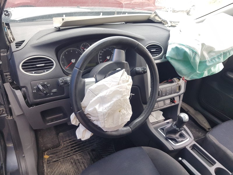 ford focus berlina (cap) del año 2006