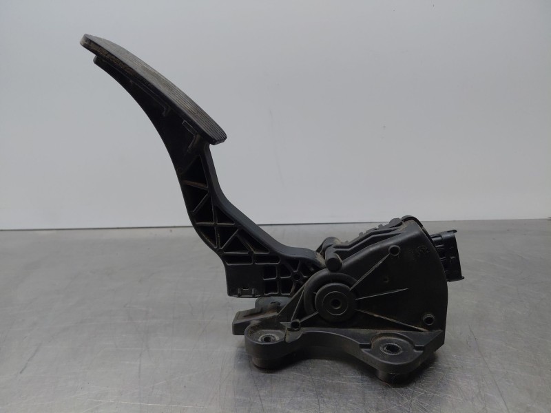 Recambio de pedal acelerador para kia cee´d hatchback (ed) 1.6 crdi 90 referencia OEM IAM 327002R300  
