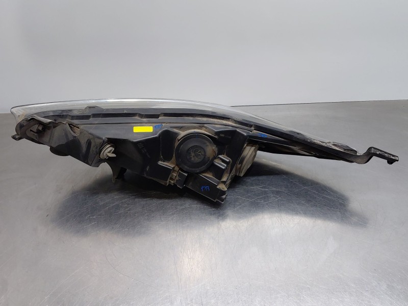 Recambio de faro derecho para ford fiesta (ccn) confort referencia OEM IAM 2126877  