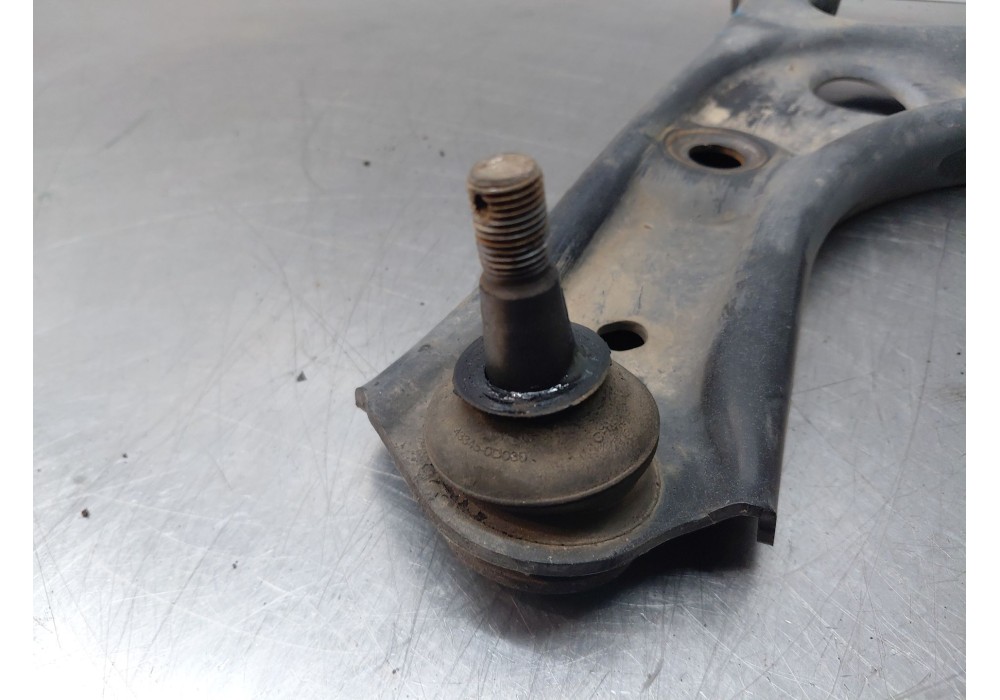 Recambio de brazo suspension inferior delantero izquierdo para peugeot 108 1.0 vti 72 referencia OEM IAM B000770280  