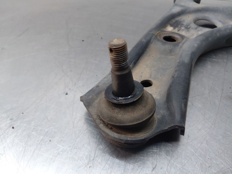 Recambio de brazo suspension inferior delantero izquierdo para peugeot 108 1.0 vti 72 referencia OEM IAM B000770280  