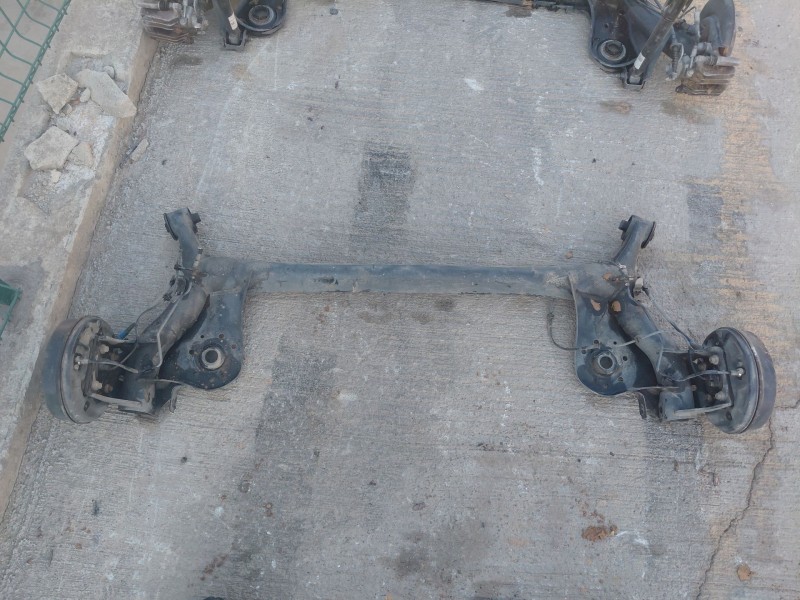 Recambio de puente trasero para peugeot 108 1.0 vti 72 referencia OEM IAM B000768280  