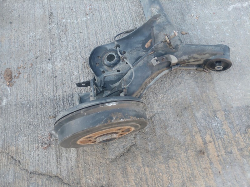 Recambio de puente trasero para peugeot 108 1.0 vti 72 referencia OEM IAM B000768280  