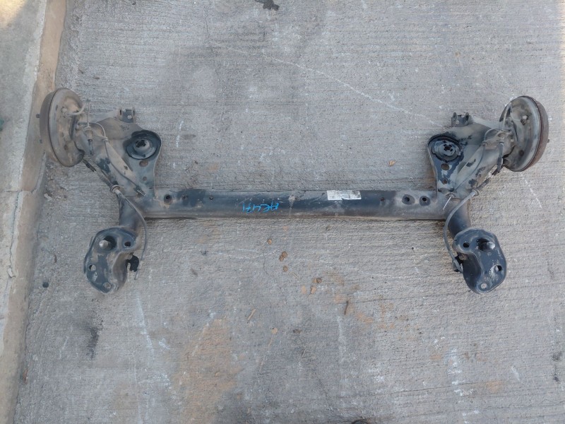 Recambio de puente trasero para ford fiesta vi (cb1, ccn) 1.6 tdci referencia OEM IAM 1805867  